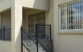 3 Bedroom Apartment in Willowbrook