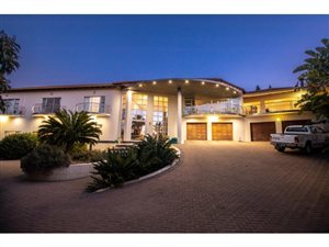 7 Bed House in Waterkloof Heights