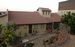 3 Bedroom House in Krugersdorp North
