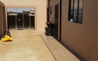 2 Bedroom House in Lakeside