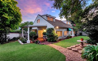 6 Bedroom House in Parktown North