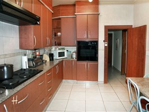 4 Bed House in Nigel Central