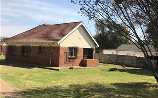 1190 m² Commercial space in Rhodesfield