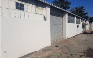 832 m² Industrial space in Phoenix