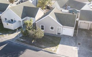2 Bedroom House in Protea Heights