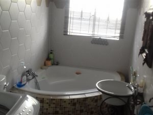 3 Bed House in Vosloorus