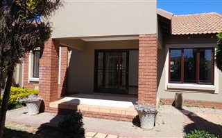 3 Bedroom Simplex in Eco Park