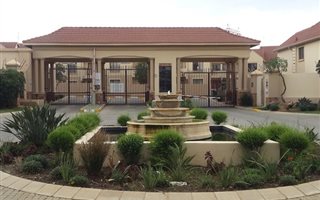 1 Bedroom Apartment in Esther Park