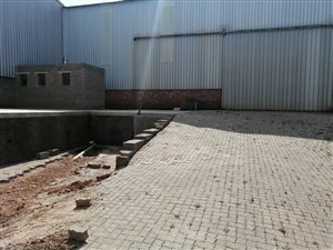 2100 m² Industrial space in Bredell AH