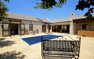 3 Bedroom House in Kelderhof Country Village