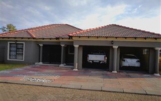 3 Bedroom House in Denneoord