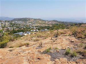 1.4 ha Land available in Sonheuwel