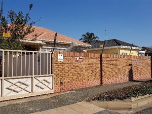 3 Bed House in Rewlatch