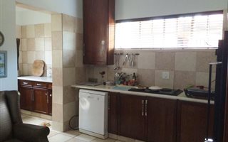 4 Bedroom House in Kensington