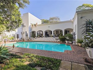 8 Bed House in Melrose Estate