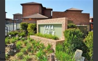 2 Bedroom Apartment in Rooihuiskraal North