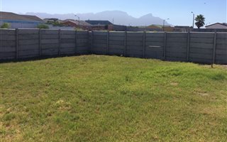 325 m² Land available in Zeekoevlei