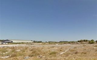 2.7 ha Land available in Philippi
