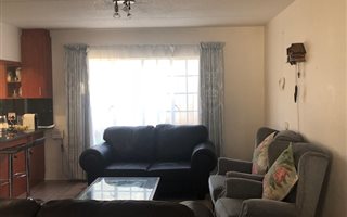 2 Bedroom Townhouse in Helderkruin