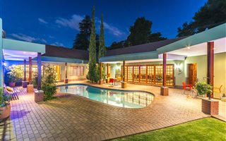 8 Bedroom House in Blackheath