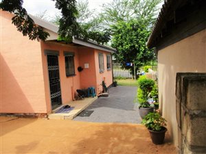 2 Bed House in Karino