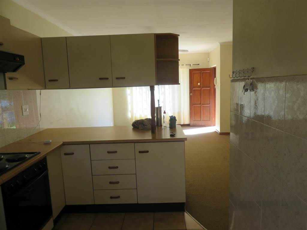 2 Bedroom Townhouse in Prestbury photo number 5