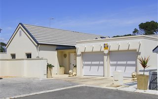 3 Bedroom House in Dennegeur