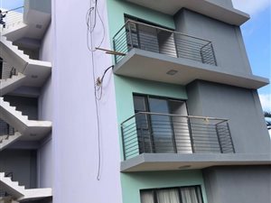 2 Bed Flat in Montclair