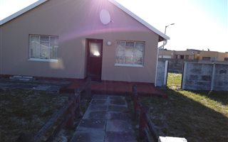 3 Bedroom House in Strandfontein