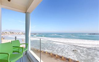 5 Bedroom House in Bloubergstrand
