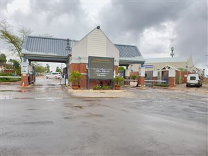 1 ha Land available in Mooikloof Equestrian Estate