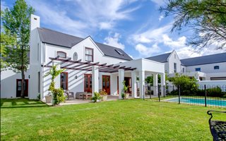 4 Bedroom House in Vlottenburg