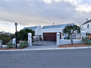 3 Bed House in Meerhof Estate