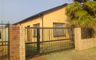 3 Bedroom House in Protea North