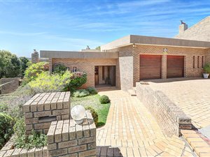 4 Bed House in Door de Kraal