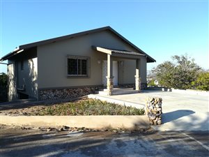 3 Bed House in Marina Beach