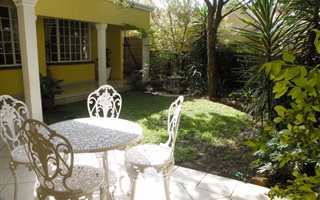 2 Bedroom Garden Cottage in Duxberry