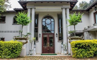 6 Bedroom House in Hillcrest Central
