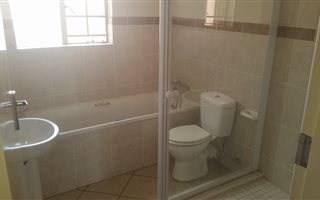 2 Bedroom House in Hazeldean (Silverlakes Surroundings)