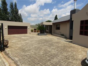 4 Bed House in Rensburg