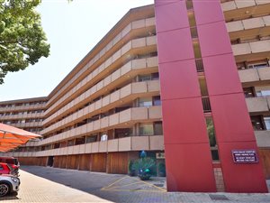 3 Bed Apartment in Lynnwood Glen