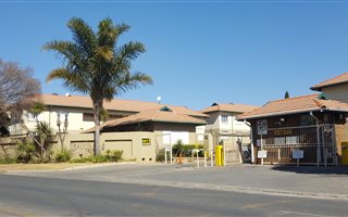 2 Bedroom Townhouse in Edenglen