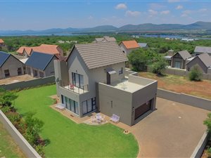 3 Bedroom House in Leloko