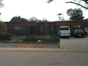 5 Bed House in East Lynne