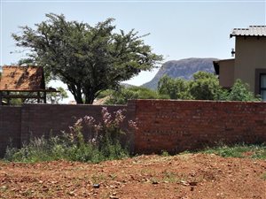 1105 m² Land available in Melodie