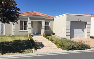 2 Bedroom House in Melkbosstrand