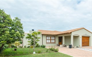 3 Bedroom House in Whale Rock