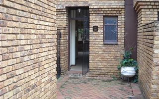 2 Bedroom Duplex in Muckleneuk