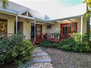 4 Bed House in Van Riebeeck Park