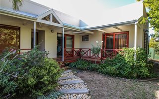 4 Bedroom House in Van Riebeeck Park